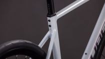 Vélo Cube Attain Race 2026